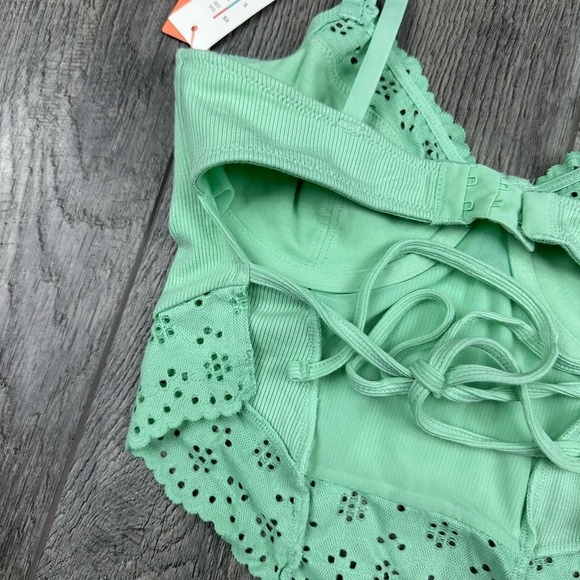 Colsie Green Eyelet Bralette Top‎ - Picture 11 of 13